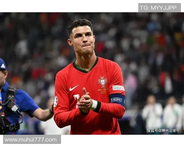 足球场上的三字球星名字盘点 他们的传奇故事与非凡成就